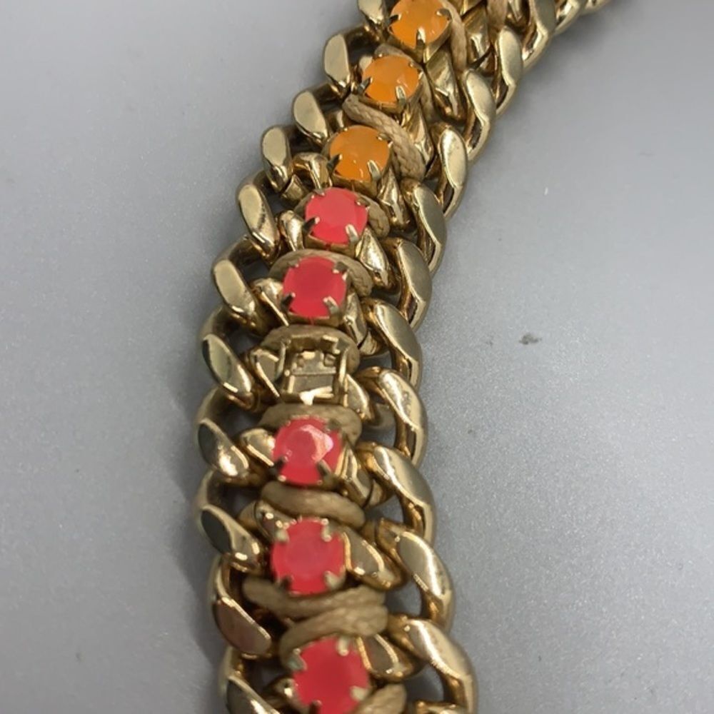 BCBGMaxAzria Gold Tone Statement Necklace. - Picture 5 of 6
